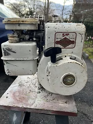 5 HP Vintage BRIGGS & STRATTON  HORIZONTAL SHAFT Gas ENGINE. MODEL # 130202 • $180