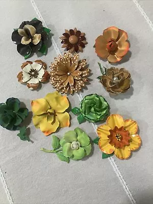 Vintage Lot Of 11 PRETTY Enamel And Metal Flower Pins Brooches Retro • $32.50