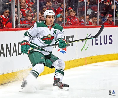 $39.99 • Buy Zach Parise Minnesota Wild Unsigned White Jersey Skating 20  X 24  Photo
