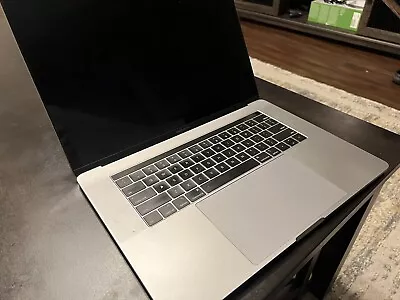 Apple MacBook Pro 16  (512GB SSD Intel Core I7 9th Gen. 2.60 GHz 16GB) Laptop • $450