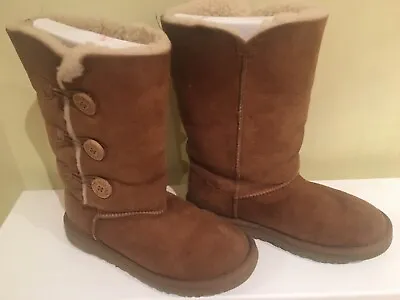 Girls' UGG Australia Chestnut Bailey Button Triplet Boots UGG Size 3/ EU 34 • £19.99