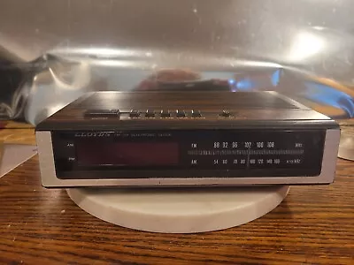 $10 • Buy Vintage LLOYD'S AM/FM ELECTRONIC CLOCK RADIO MODEL J202 WOODGRAIN TESTED