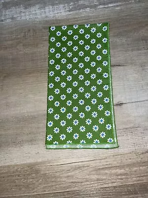 Vera Bradley RARE Retired Apple Green Daisy  Napkin • $9.99