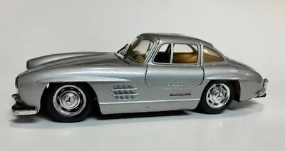 Vintage Revell 1954 Silver Mercedes Benz 300 SL Gullwing Diecast Car 1/24 Scale • $5.95