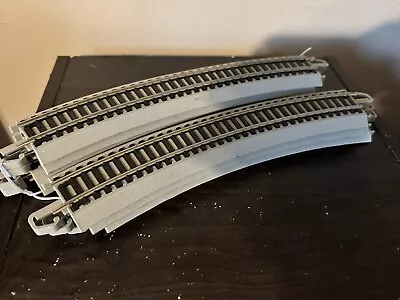 Bachmann E-Z Track 18° Radius Curve - HO Scale Gray Roadbed - New 7pcs • $13.99