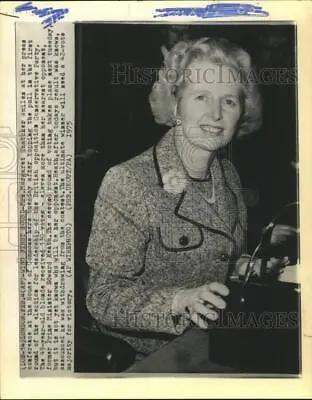 1975 Press Photo Mrs. Margaret Thatcher At House Of Commons Press Conference. • $19.99