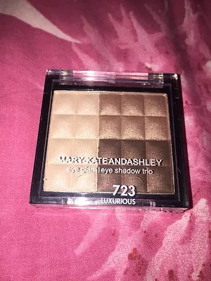 Mary-Kate & Ashley Eye Glam Eye Shadow Trio Luxurious #723 Sealed • $5.99