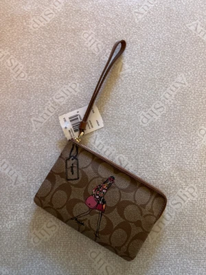 £40 • Buy Coach Wrist Purse