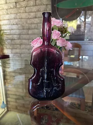 Mid Century Venetian Amethyst Violin/Cello Vase • $20