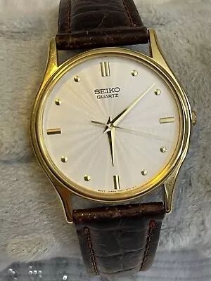 Vintage Seiko Quartz Thin Sunburst Dial Watch 31mm Leather Lot • $19.99