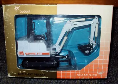 1/25 Bobcat Hydraulic Excavator X225 Die Cast Melroe New Open Box Toy Tractor • $15.95