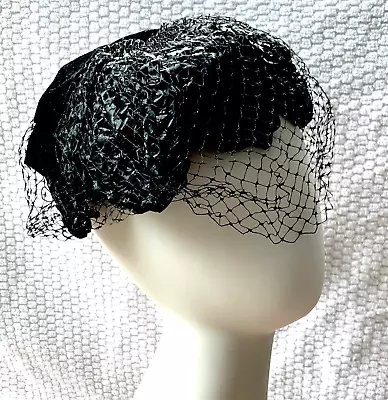 Vtg Straw Black Veiled Wired Molded Fascinator Hat W Velvet Bow Union Made EUC • $17.50