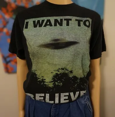Vintage 90s X-Files  I Want To Believe  T-shirt - Perfect Retro UFO Style • $15