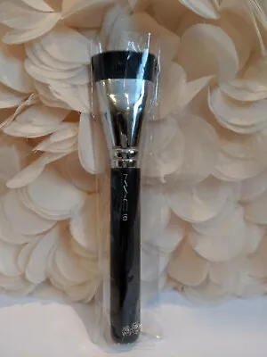 MAC 163 Flat Top Contour Brush Discontinued New In Sleeve • $28