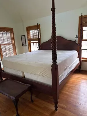 Vintage King Size Four Poster Mahogany Rice Carved Bed Made In Canada • $899.99