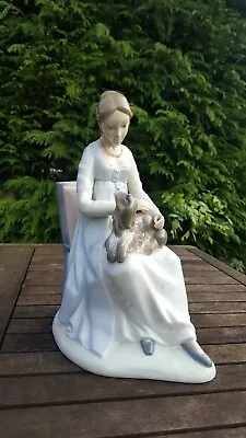 Zaphir Imperial Lady With Dog Porcelain Figurine (A81) • £175
