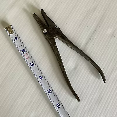 Vintage Unbranded 6.5  Button Fencing Pliers Duck Bill • $27.54