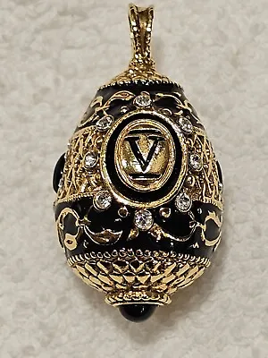 Beautiful Joan Rivers Black/Gold Tone Faberge Egg Pendant • $30