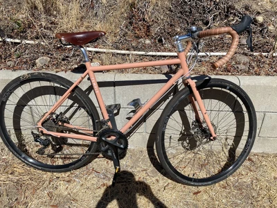 $1400 • Buy Temple Adventure Disc Gravel Bike