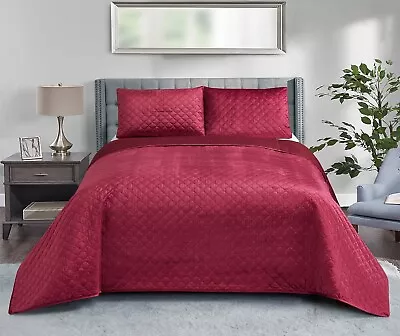 Virah Bella - Moroccan Burgundy  - Lightweight Micromink Quilt Set • $52.99