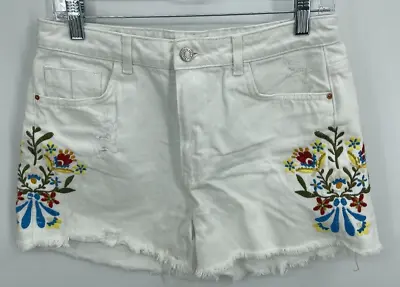 Zara Basic Collection Shorts Womens 6 White Denim Floral Embroidered Raw Hem • $12.99