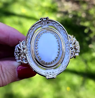 Vintage Ornate Victorian Revival Gold Tone Whitewash Milk Glass Hinged Bracelet • $16.99
