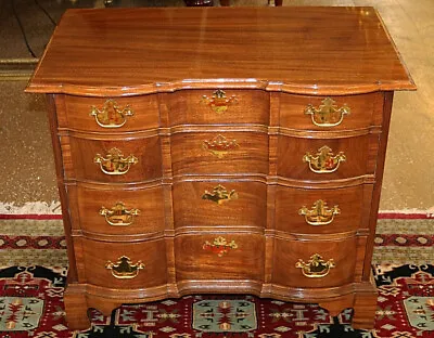 ​Hickory Mahogany Chippendale Style Block Front Dresser Chest Of Drawers • $1300