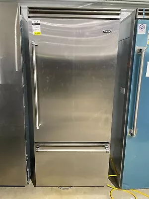 Viking VCBB5363ERSS 36 Inch Built-In Bottom-Freezer Refrigerator • $5500