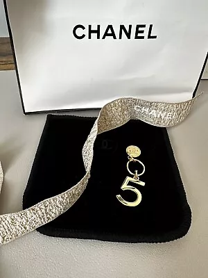 Chanel Holiday Charm With Pouch • £29.99