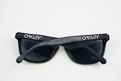 Pre-Owned OO2043-01 Oakley FROGSKINS LX 56-16 Polished Black / Grey Sunglasses • $52