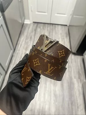 Louis Vuitton Belt • $200