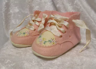 Vintage Felt Booties For Baby Girl. Pink With Embroidery And Laces • $12