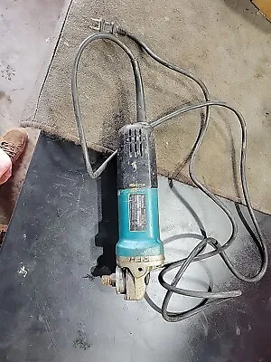 MAKITA 9557NB 4 1/2 INCH ANGLE GRINDER Used • $50