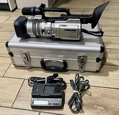 Sony DCR-VX2000 Camcorder -  Working With Case • $300