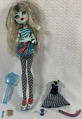 Monster High Home Ick Frankie Stein Doll With Accessories Missing Earring • $84.95