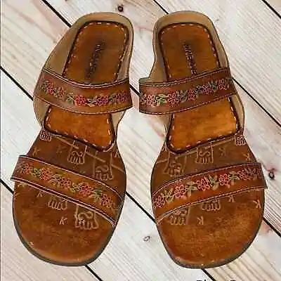 Nine West Vintage Egyptian Tooled Leather Sandals Size 9 • $41