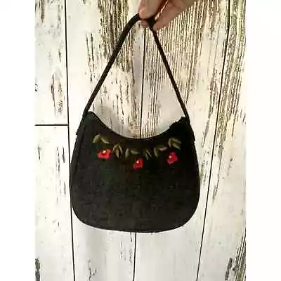 Linea Pelle Flower Embroidered Purse • $16