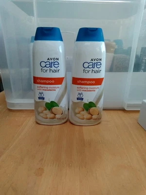 £5 • Buy 2 X Avon Care Softening Moisture Macadamia Shampoo - 400ml