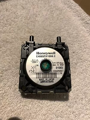 Suprima Air Pressure Switch C4065fh 1008:2  By Honeywell • £10