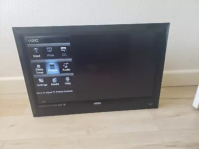 Vizio E321VL 32  720p HD LCD Television READ • $140