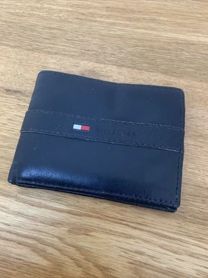 £7.99 • Buy Tommy Hilfiger Men's Black Leather Bi-fold Wallet