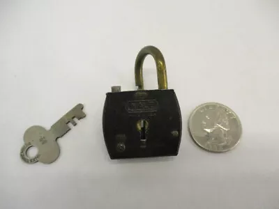 YALE Lock # 612 Spring Hasp 1 Key # 52 Works 1  X 1  Vintage Antique VGC • $12.97