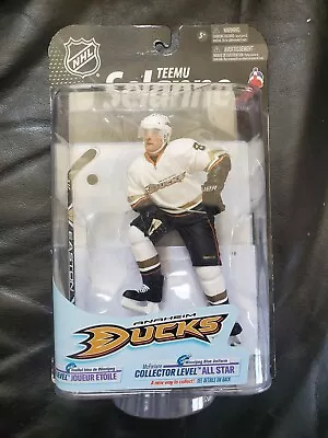 Anaheim Ducks NHL Series 23 McFarlane Figure - Teemu Selanne • $94.99