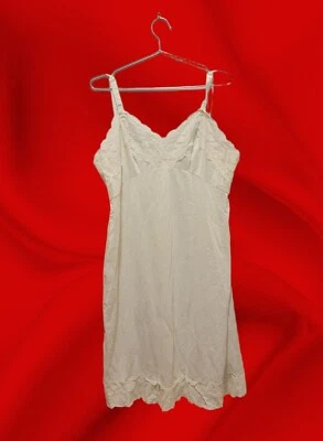 $22.50 • Buy Vintage Pinehurst Lingerie White Full Slip  Sz 44 XL - 100% Nylon - Lace USA T39