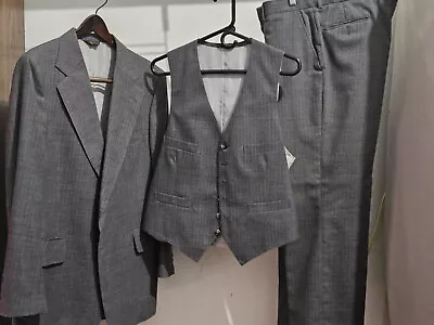 Vintage Men's Meis 3 Piece Gray Grey Pin Stripe Suit 42R 36 Waist • $34.99