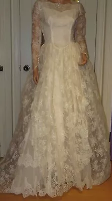 1960s Vintage Wedding Gown  Full Length Lace & Tulle Clean Very Nice Condition • $250