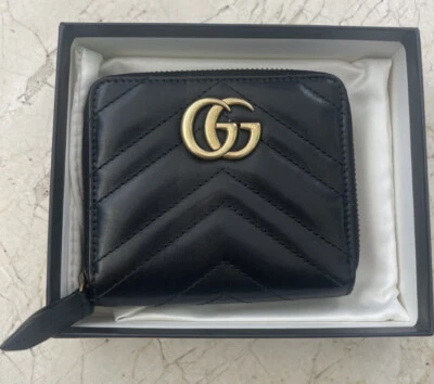 $599 • Buy Gucci Marmont Gg Compact Wallet Matelasse/chevron Pattern Leather Black