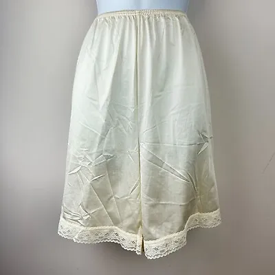 Vintage Vanity Fair Cream Tap Pants Lace Nylon Pettipants Panties Sz L USA Made • $34.95