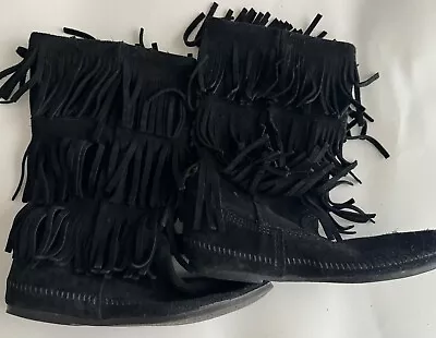 Minnetonka 1632 Moccasin Boots Black Suede  3 Tier Fringe Wmn Sz 11 • $12