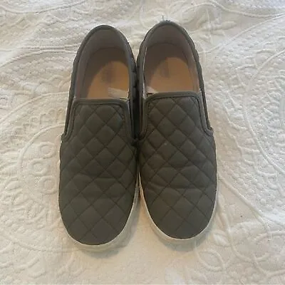 Mossimo Size 7.5 Dark Green Quilted Slip On Shoe • $8